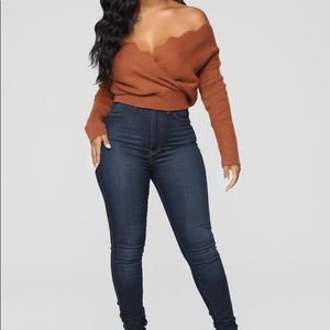 Finding Love Sweater Cognac Small Sold Out!